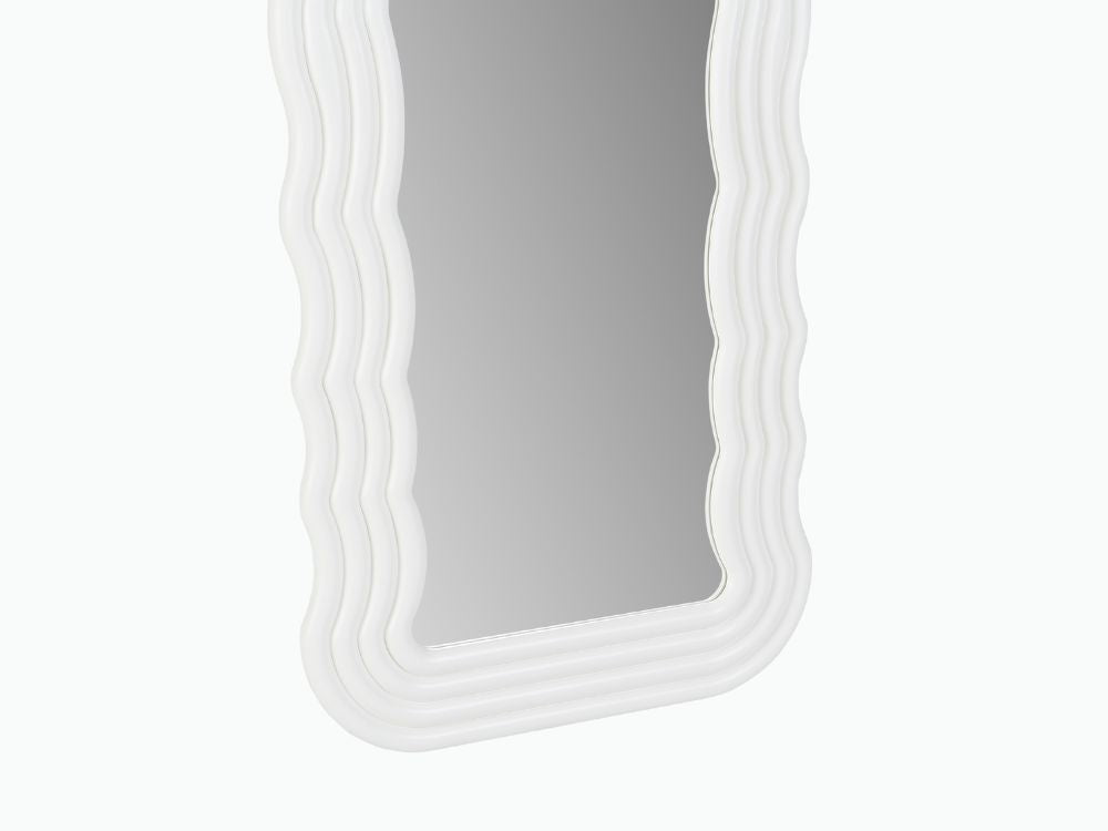 Klaudia Mirror
